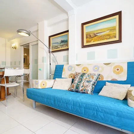 Zeus Apartment